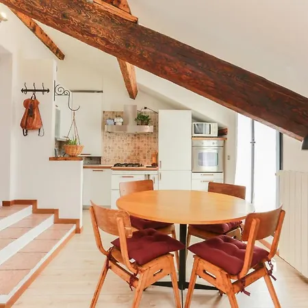 The Best Rent - Cozy Attic With View Lägenhet