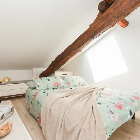 The Best Rent - Cozy Attic With View *
